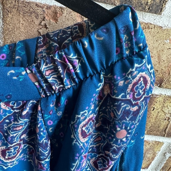 Renee C. Blue and White Relaxed Blouse with 3/4 Sleeves - Picture 5 of 6